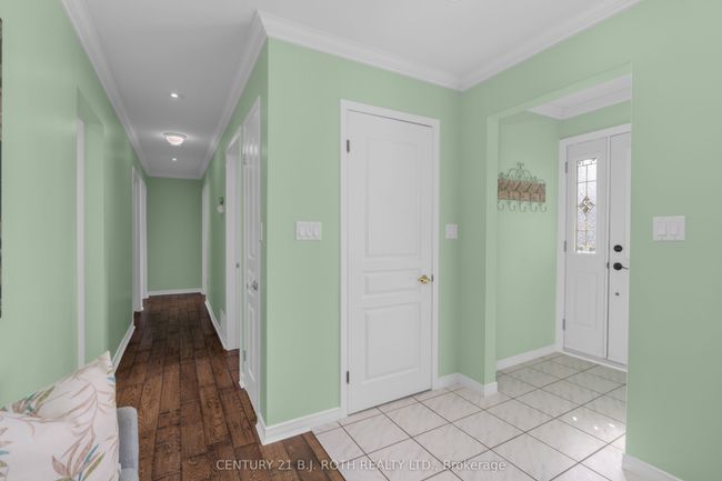 3763 Whitecap Dr, House other with 3 bedrooms, 2 bathrooms and 5 parking in Innisfil ON | Image 19