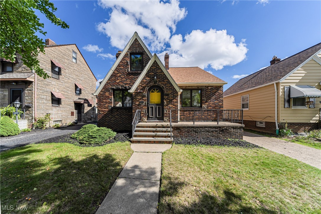 161st St, Cleveland, OH 44135