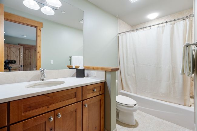 1 - 29 Nosedive Dr, Condo with 4 bedrooms, 6 bathrooms and null parking in Stowe VT | Image 25
