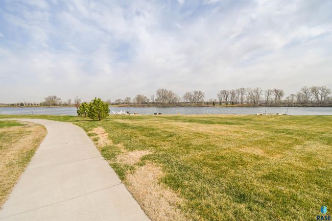 8617 W Shoreline Pl, Townhouse with 3 bedrooms, 3 bathrooms and null parking in Sioux Falls SD | Image 25