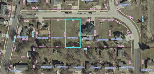 1208 Grant St, Parkersburg, IA, 50665-2083 | Card Image