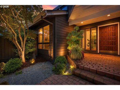 4393 Sundew Ct, Lake Oswego, OR, 97035-1828 | Card Image