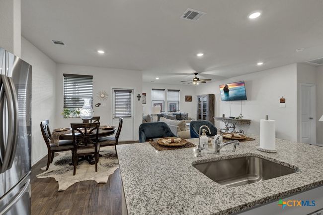 View from the kitchen | Image 12