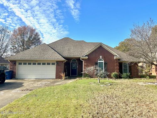 5893 E White Ridge Circle, Olive Branch, MS, 38654 | Card Image