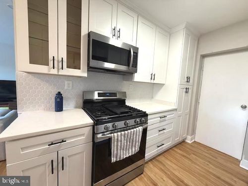 305-3701 5th St S, ARLINGTON, VA, 22204-1649 | Card Image