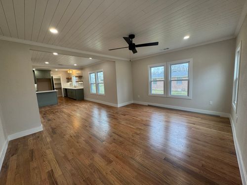 911 N Spring St, Grand Saline, TX, 75140-1131 | Card Image