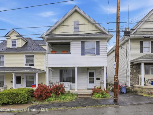 109 Wyoming St, Carbondale, PA, 18407-2471 | Card Image