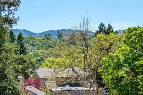 27 Mariposa Lane, Novato, CA, 94947 | Card Image