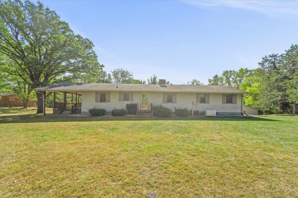 Shady Ln, Oelwein, IA 50662