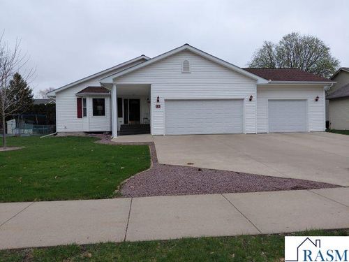 430 Forest Heights Dr, North Mankato, MN, 56003-3207 | Card Image