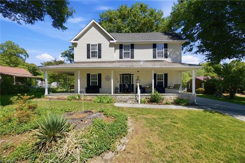 206 3rd Ave, Taylorsville, NC, 28681-3125 | Card Image