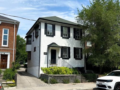 118 Eastwood Rd, Toronto, ON, M4L2C9 | Card Image