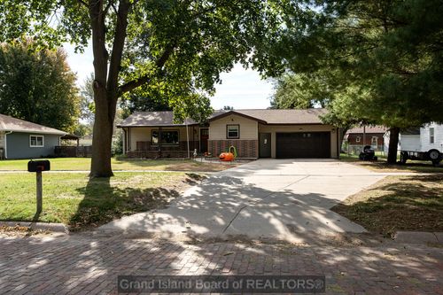 712 L St, Aurora, NE, 68818 | Card Image