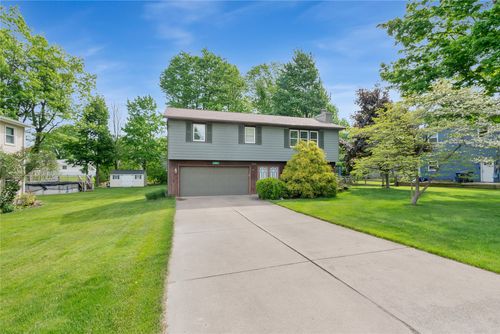3613 Hampshire Rd, Erie, PA, 16506-3323 | Card Image