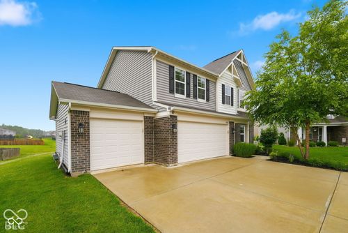 9802 Violet Cir, Indianapolis, IN, 46239-9824 | Card Image