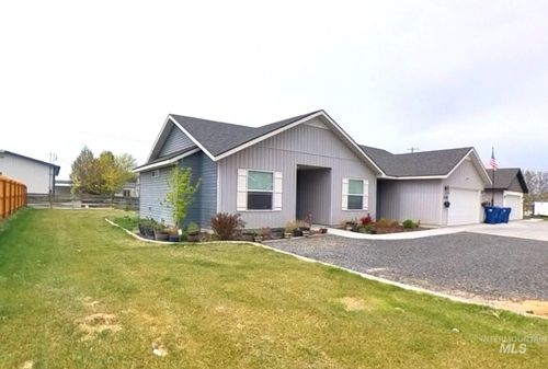 808 Adell Ave, Filer, ID, 83328-5340 | Card Image