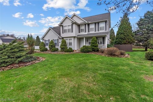 94 Bowhall Rd, Painesville, OH, 44077-5215 | Card Image