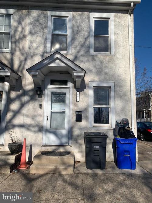 457 Walnut St, POTTSTOWN, PA, 19464-5611 | Card Image