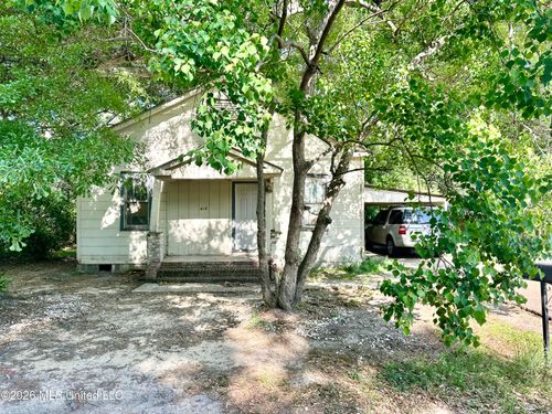 818 N Jackson St, Brookhaven, MS, 39601-2462 | Card Image