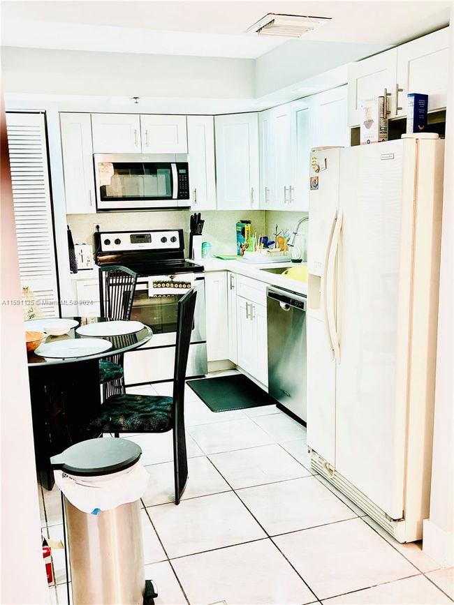 707 - 210 174th St, Condo with 2 bedrooms, 2 bathrooms and null parking in Sunny Isles Beach FL | Image 5