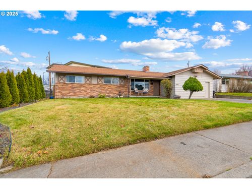 1004 Sw 33rd St, Pendleton, OR, 97801-3625 | Card Image