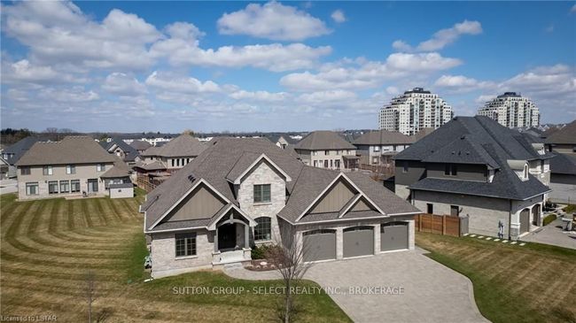 421 Bradwell Chase, House other with 4 bedrooms, 0 bathrooms and 6 parking in London ON | Image 4