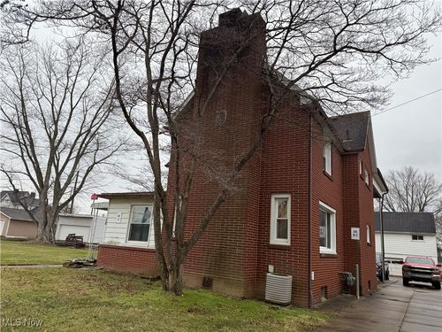 126 4th St Sw, Strasburg, OH, 44680-1148 | Card Image