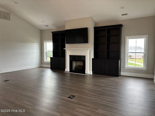 520 Cannonsgate Dr, Newport, NC, 28570-4541 | Card Image
