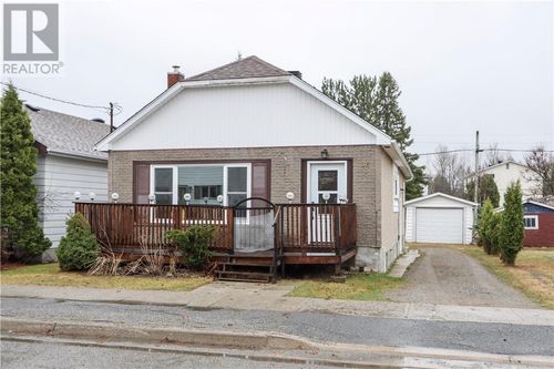 35 Caruso St, Coniston, ON, P0M1M0 | Card Image