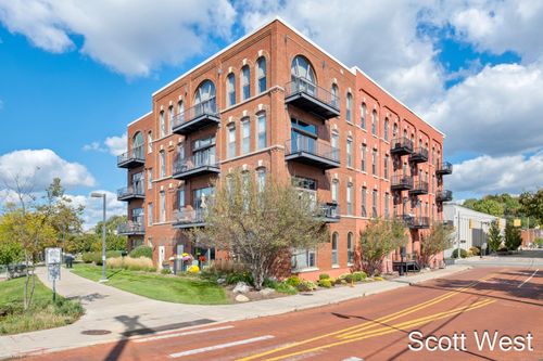 402-801 Monroe Ave Nw, Grand Rapids, MI, 49503-1498 | Card Image