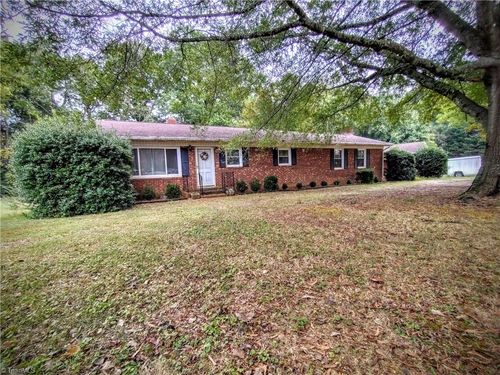 4048 Sherwood Forest Dr, Trinity, NC, 27370-7745 | Card Image