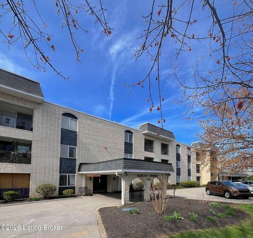 3p-4875 Sherburn Ln, Louisville, KY, 40207-4123 | Card Image
