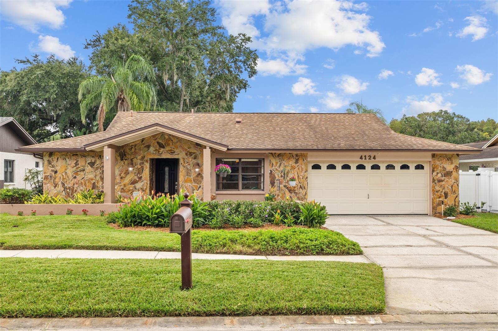 Hollowtrail Dr, Tampa, FL 33624