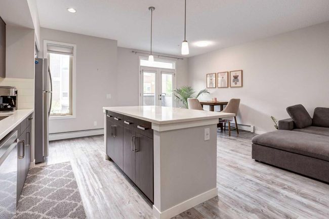 210 - 7 Westpark Common Sw, Condo with 2 bedrooms, 3 bathrooms and 1 parking in Calgary AB | Image 5