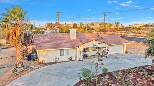 7685 Hilton Ave, Yucca Valley, CA, 92284-6144 | Card Image