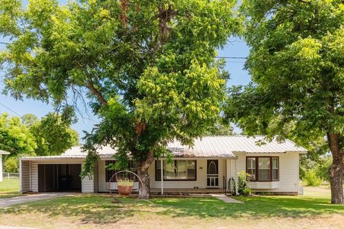649 E Short Ave, De Leon, TX, 76444-2250 | Card Image
