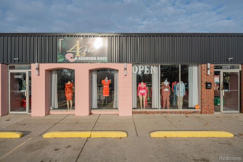 22217 Kelly Rd, Eastpointe, MI, 48021-2617 | Card Image