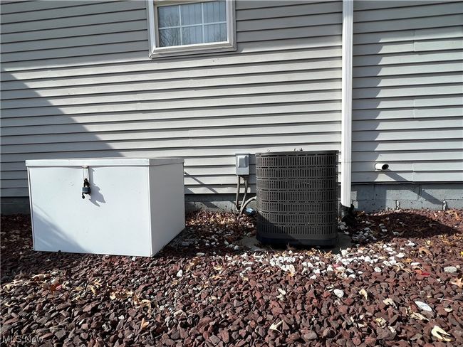 Exterior details with central AC | Image 18