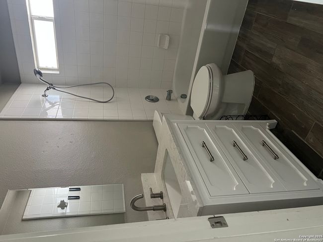 1415 Alaskan Wolf, House other with 3 bedrooms, 3 bathrooms and null parking in San Antonio TX | Image 5