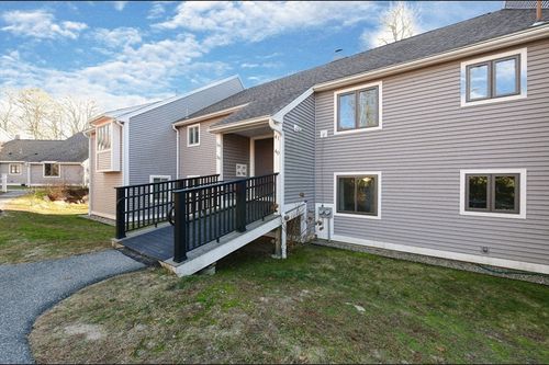 40-40 Woodrise Rd, Falmouth, MA, 02540 | Card Image