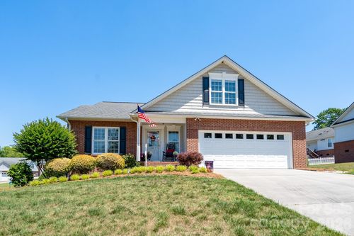 587 Marigold Dr, Kannapolis, NC, 28083-6660 | Card Image