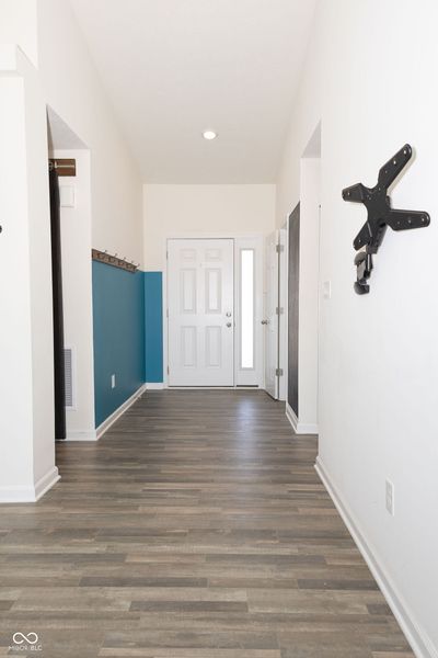 Entry/Foyer | Image 3