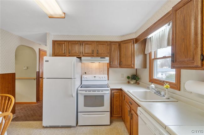 Kitchen | Image 11