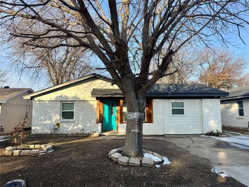 413 Sw 14th St, Grand Prairie, TX, 75051-1404 | Card Image