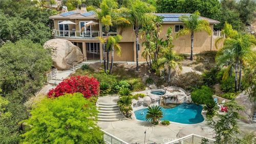 28521 Gladstone Court, Escondido, CA, 92026 | Card Image