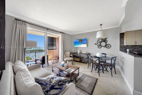 1101-2951 S Bayshore Dr, Miami, FL, 33133-6002 | Card Image