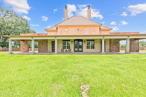 1042 Fontelieu Rd, Saint Martinville, LA, 70582-7222 | Card Image
