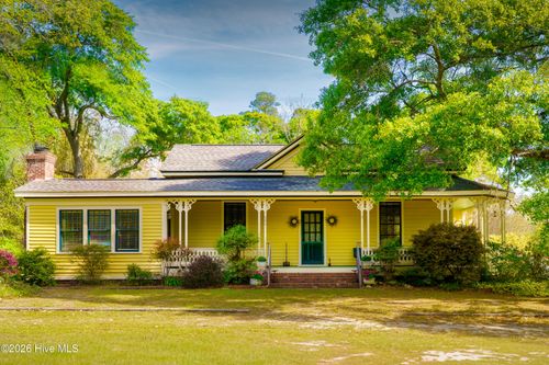 524 Carthage St, Cameron, NC, 28326-6382 | Card Image