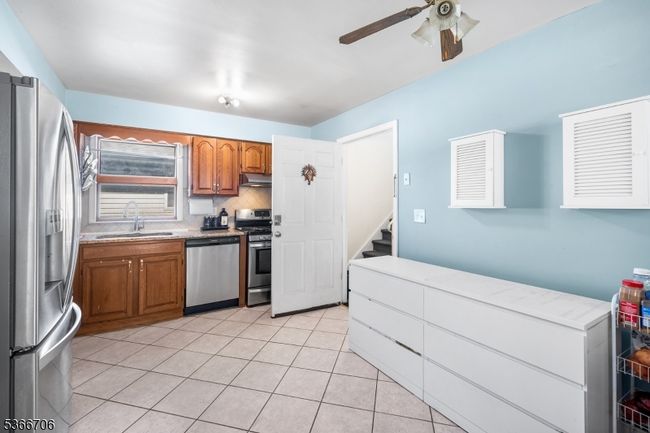 117 Burns Ave, Home with 3 bedrooms, 2 bathrooms and null parking in Lodi NJ | Image 5