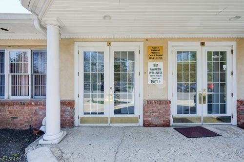 27 Mountain Blvd, Warren, NJ, 07059-5605 | Card Image